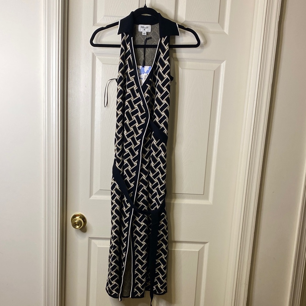 Diane Von Furstenberg Black and Cream Patterned Midi Dress